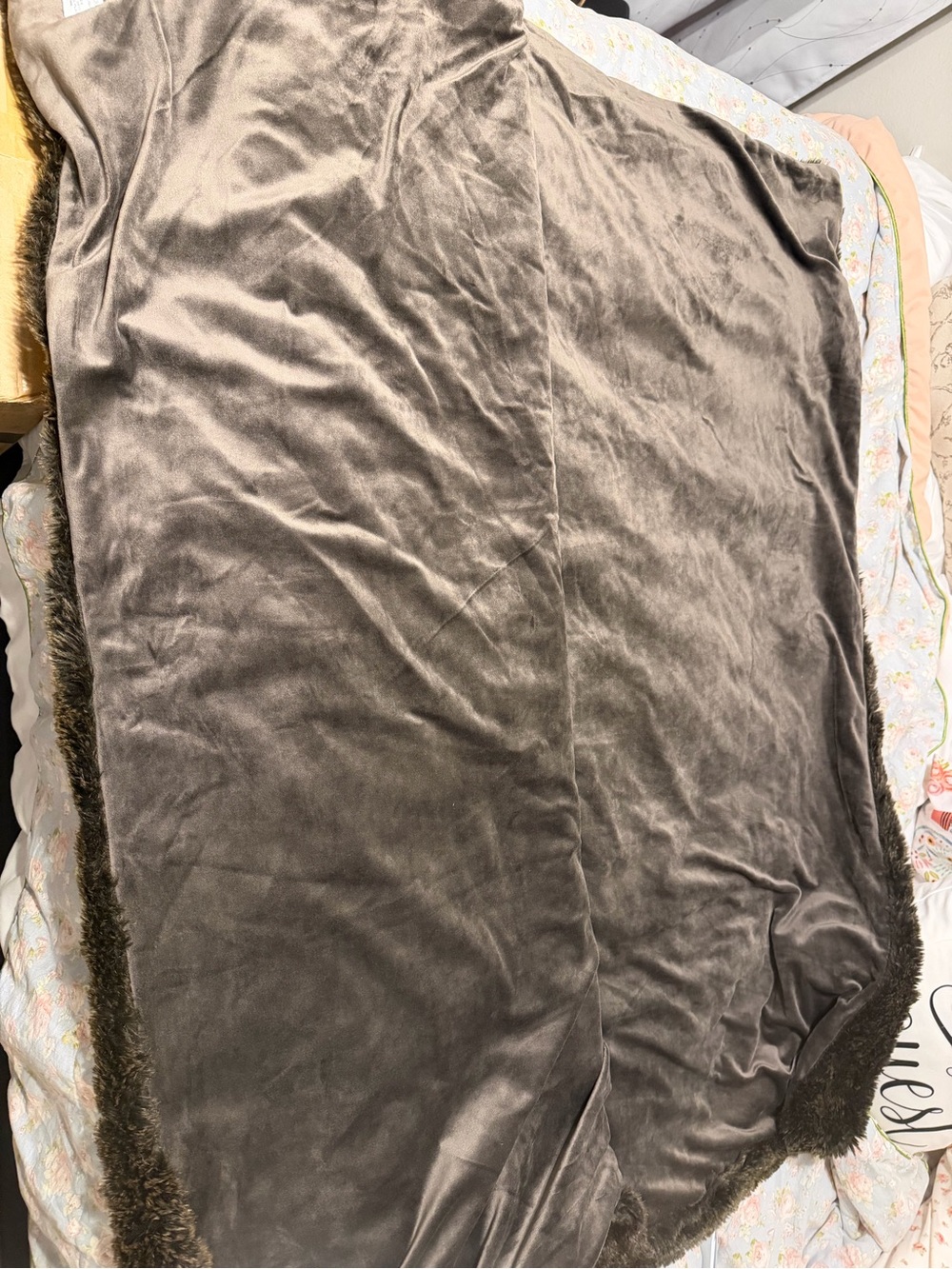 Restoration Hardware Luxe Faux Fur Throw in Rich Brown - Picture 4 of 9